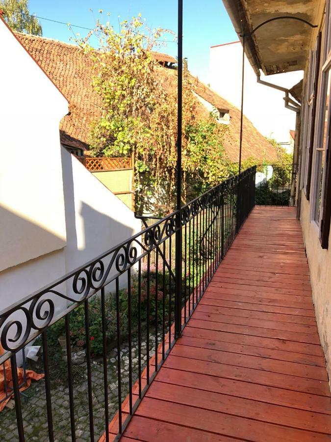 Old Historical Centre Apartment Brasov Bagian luar foto
