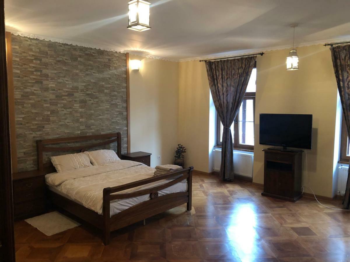 Old Historical Centre Apartment Brasov Bagian luar foto